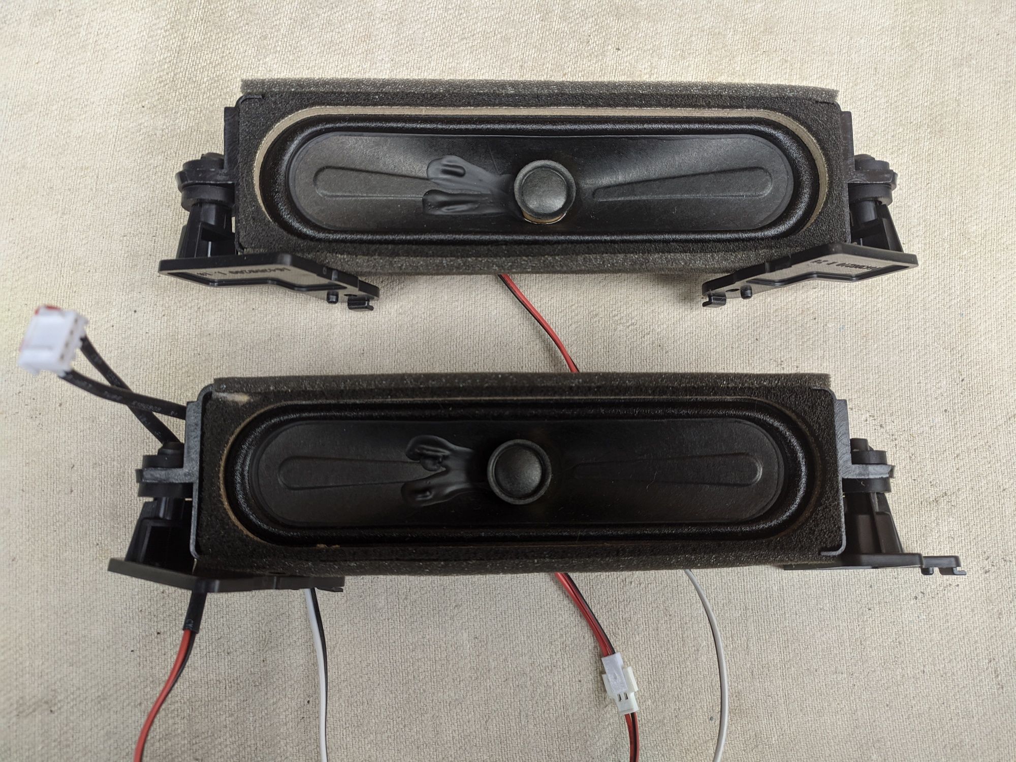 Телевизор Bravis LED-43D5000 Smart+T2 на запчасти