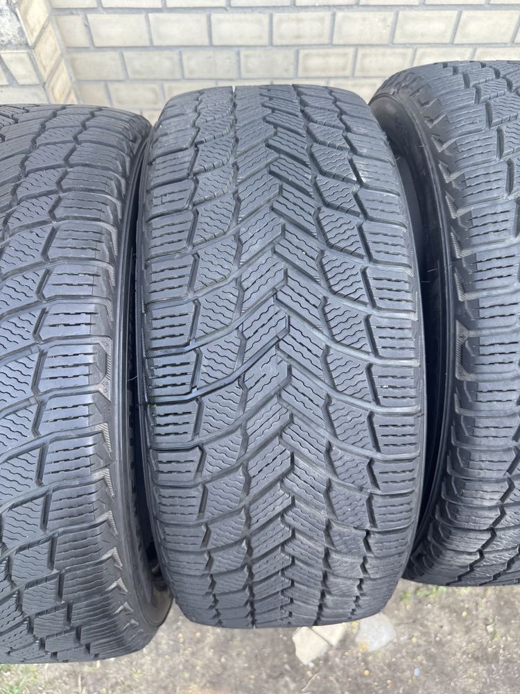 Шини michelin зимові 235 45 18 x-ice snow , пробіг 3т км