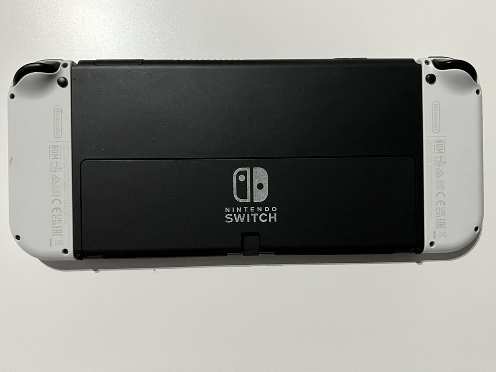 Nintendo Switch OLED – stan idealny, biały, komplet