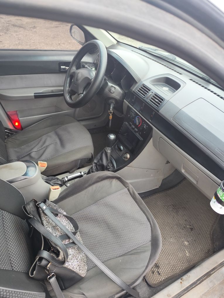 Продам машину Geely