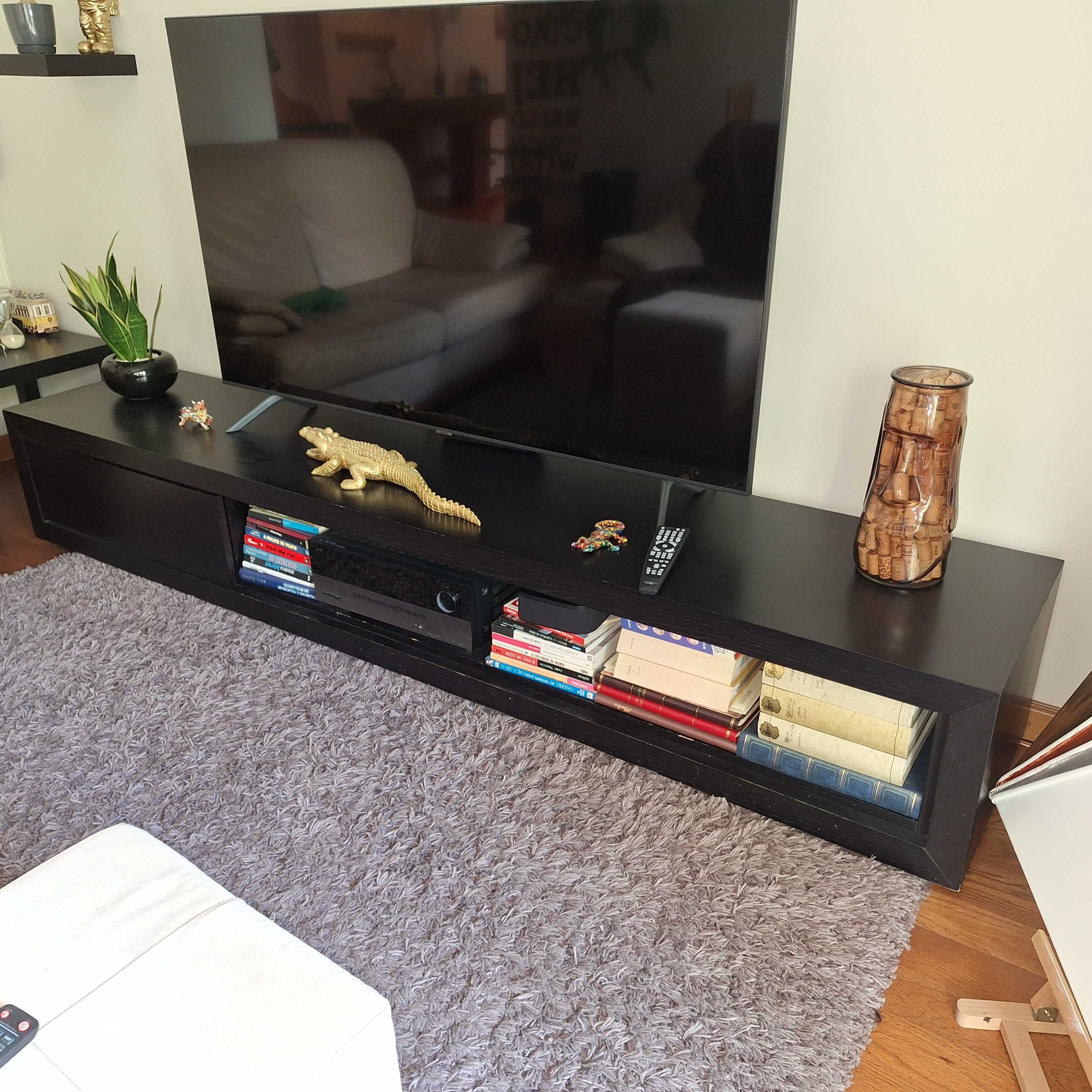 Movel de sala/TV - com gaveta  - em madeira maciça