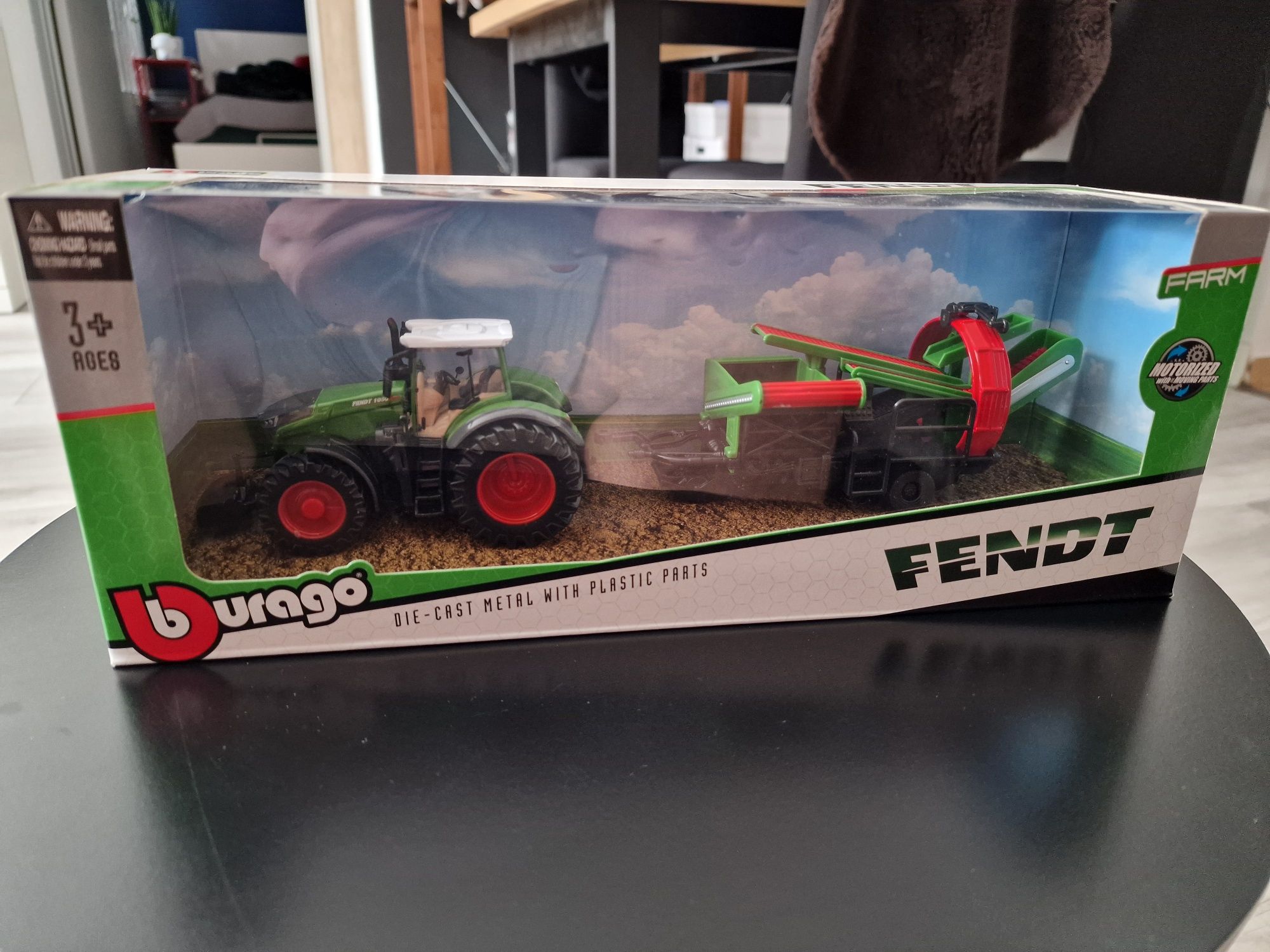 Burago Farm traktor 31666 Fendt Bburago
