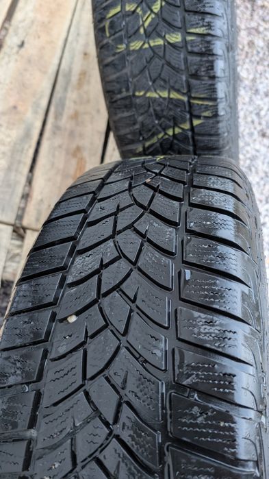 4x koła zimowe 5x114.3 R16 Et50 otwór 66.5 opony 215/65 good year