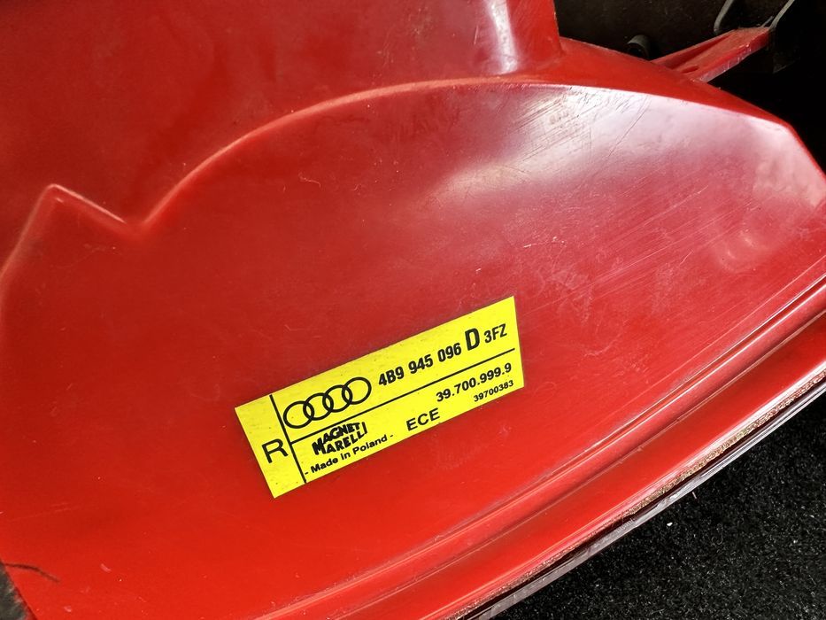 Audi A6 C5 Avant lampa tył tylna prawa lewa kombi