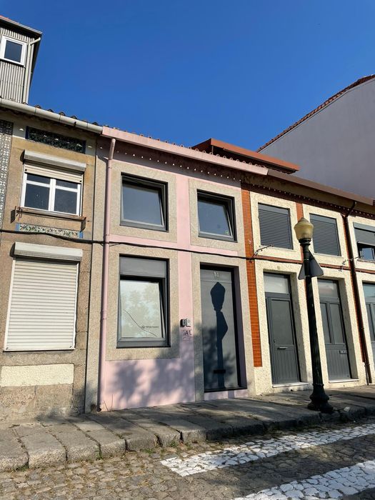 Cedofeita Porto | Pink Townhouse with 3 Floors