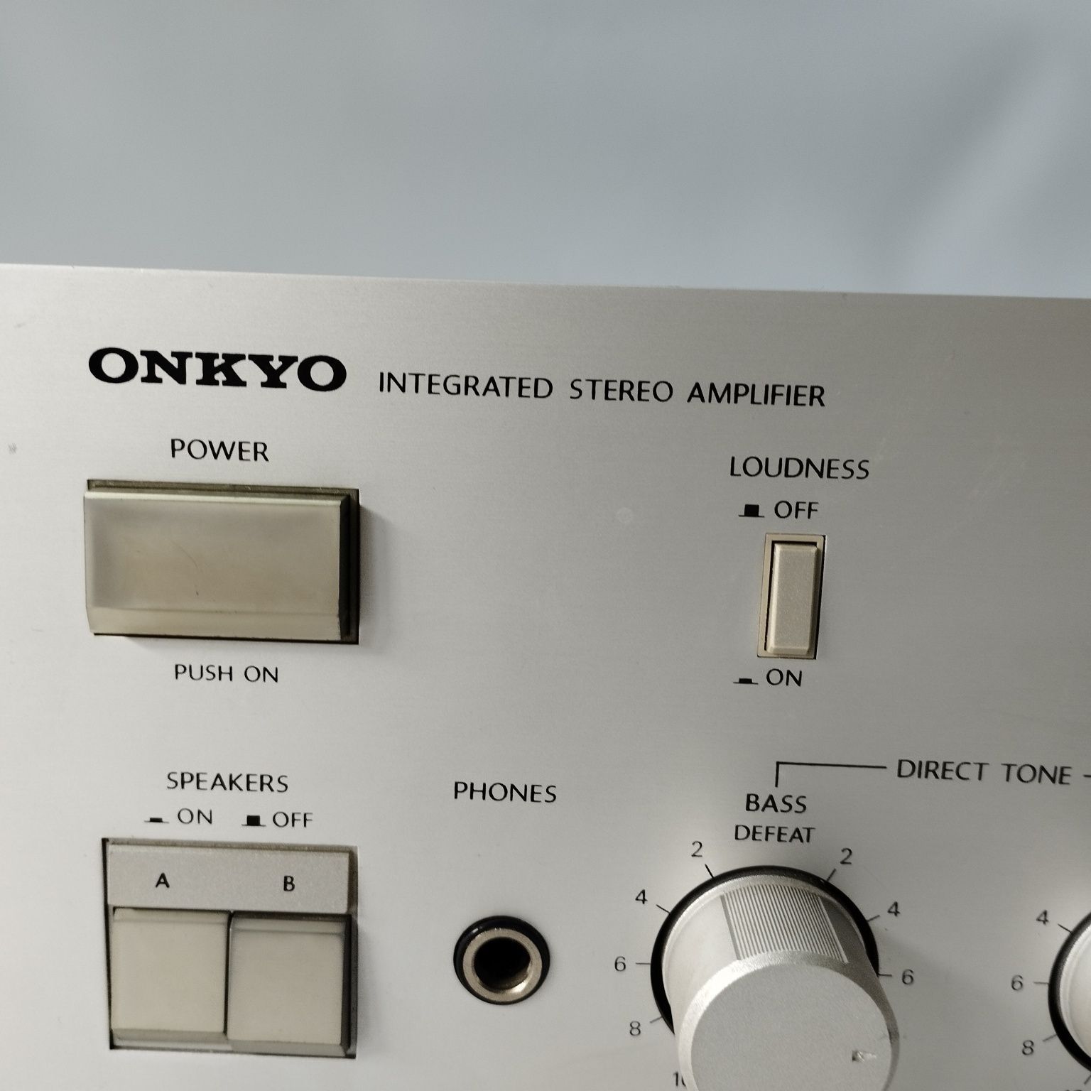 ONKYO A - 8220 Amplilifer