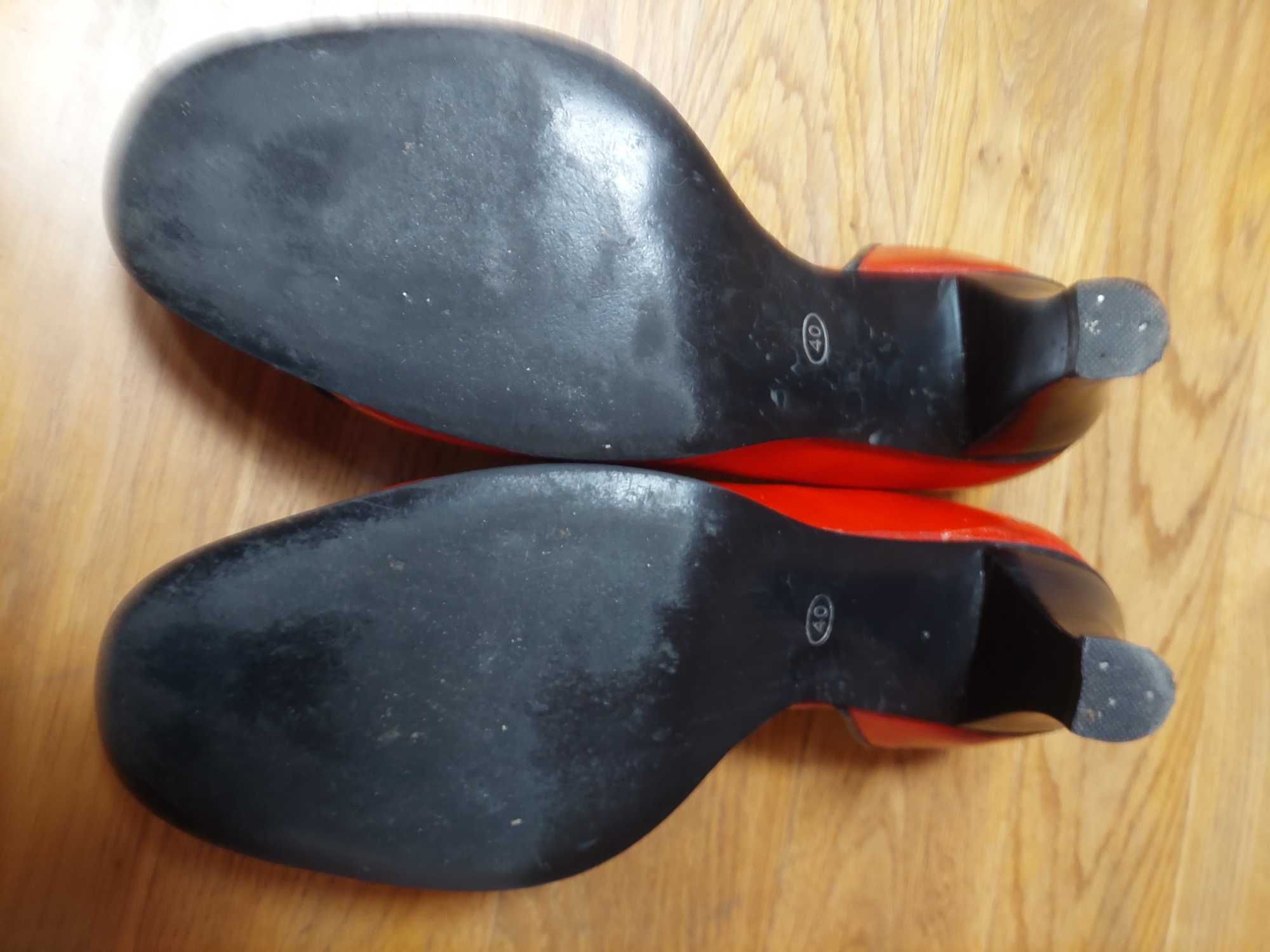 Czerwone buty 40 na obcasie z kokardką Italian Style