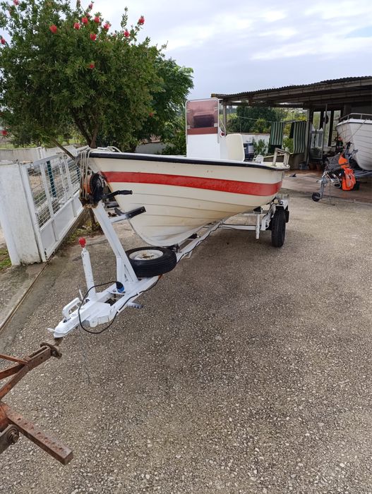 Barco Delfus 450 com Yamaha 20 CV
