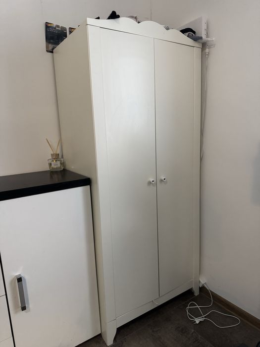 Szafa ikea smagora na ubrania z półkami