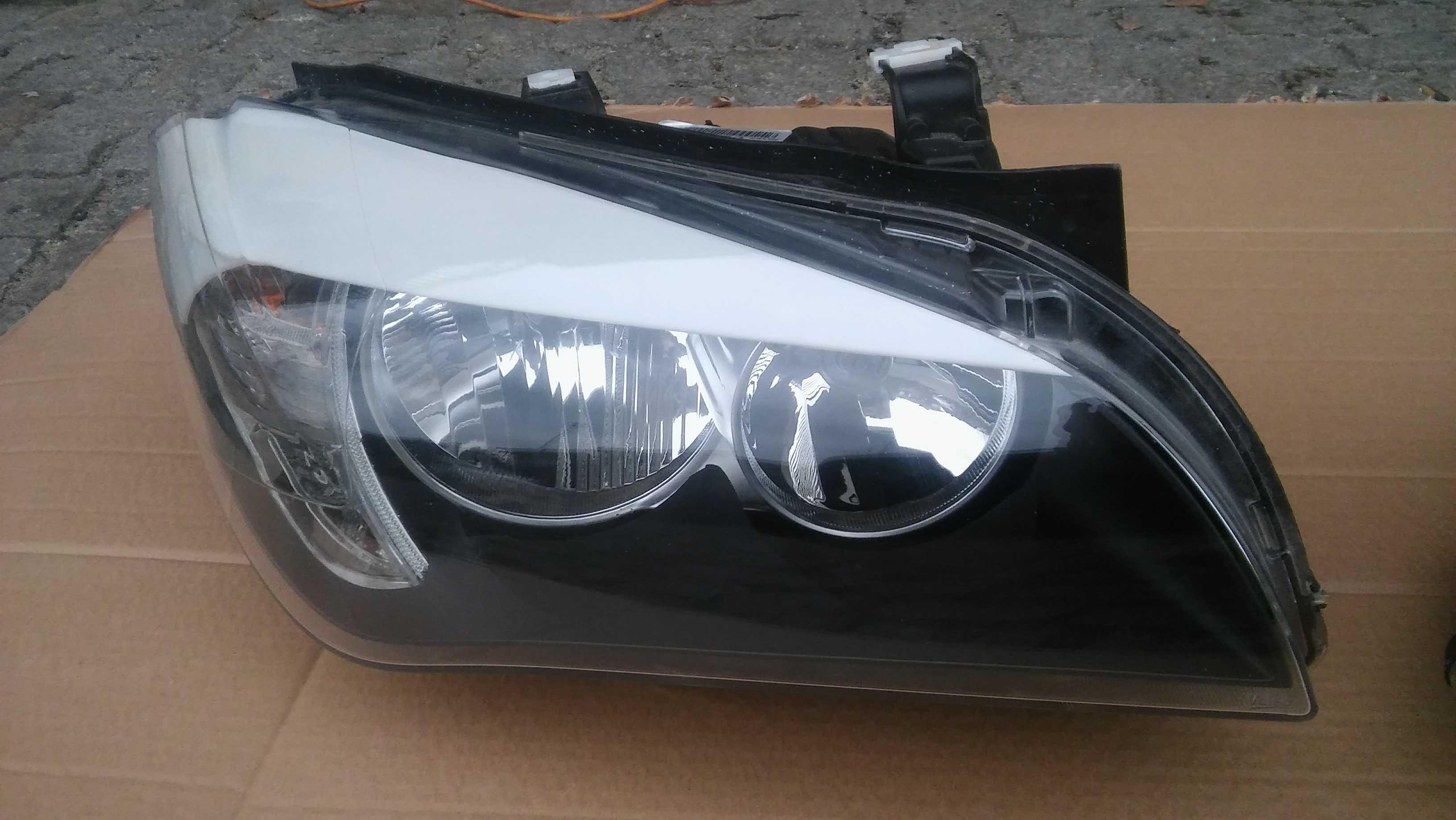 BMW X1,E84 Lift,od 11r,lampa przód,Lewa+Prawa,zwykła,H7,oryginał,ZKW