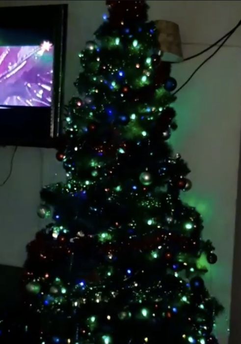 Елка искусственная