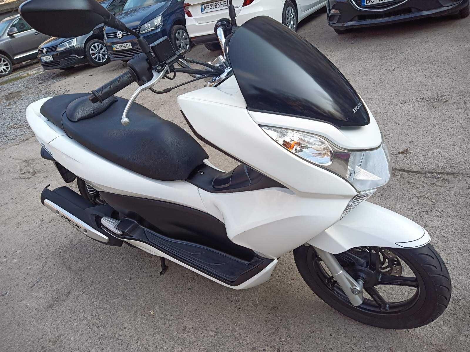 Honda PCX 125 скутер