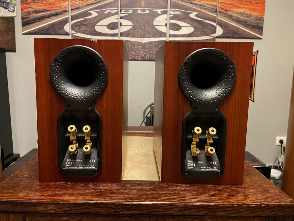 Kolumny podstawkowe Monitory  Bowers Wilkins CM1