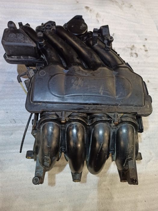 Колектор впускний випускний 1.6 mpi BFQ AVU AKL BGU BSE Skoda Seat VW