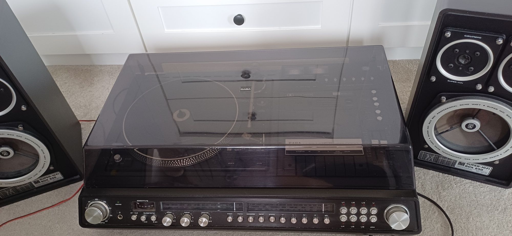 Gramofon I dwie kolumny