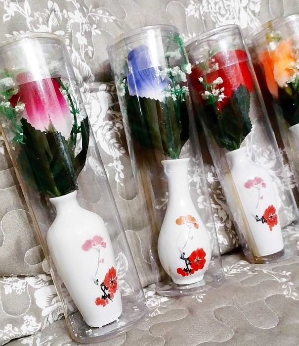 NOWE mini KWIATKI RÓŻE w wazonikach