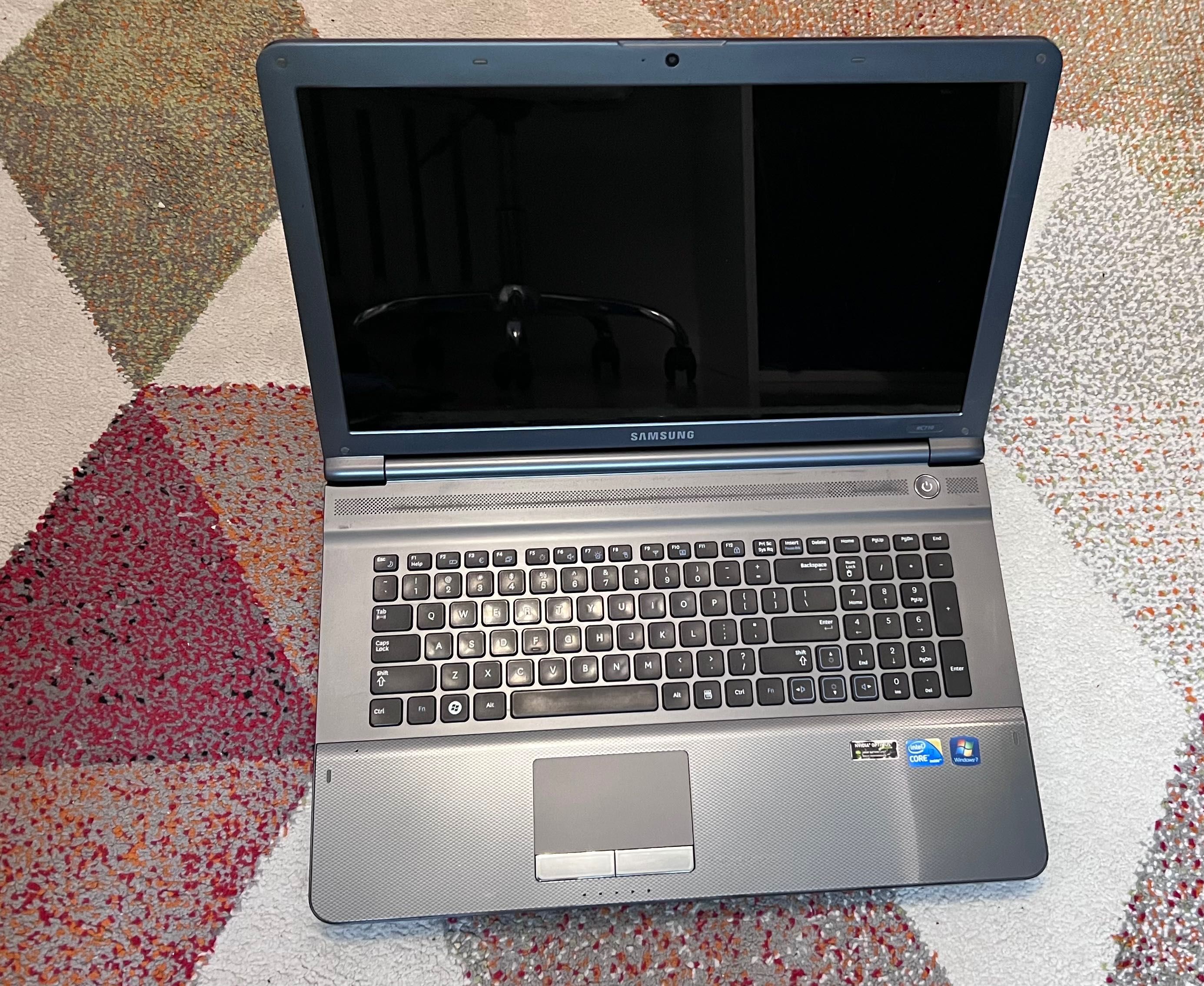 Laptop Samsung RC710 17”