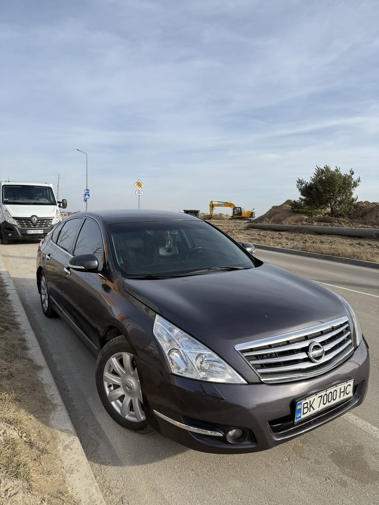 Продам домашню літучку. Nissan teana