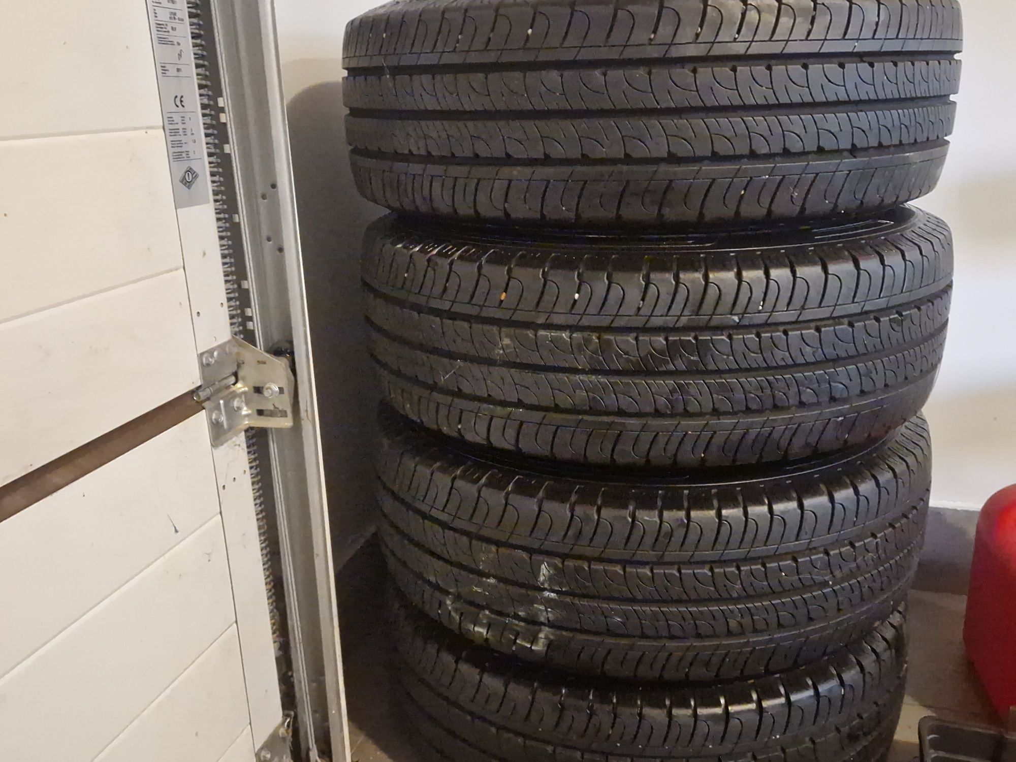 Opony Goodyear 215/65/16 C