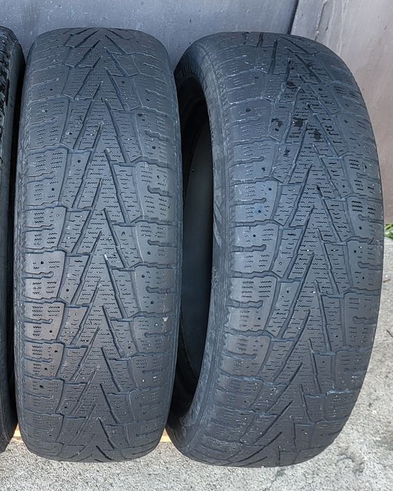 Зимові шини 235/60 R18