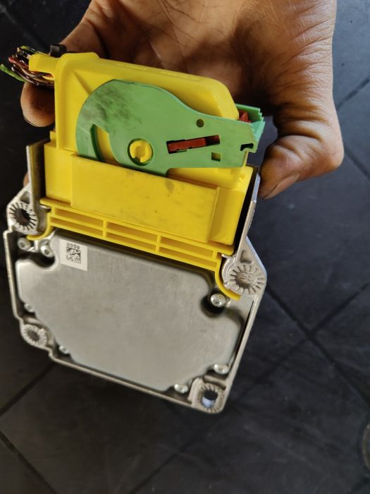 Moduł sterownik airbag poduszek powietrznych audi A4 b6 b7 passat