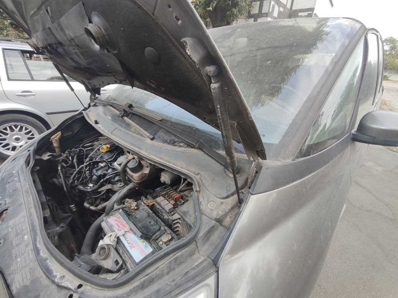 Решетка радиатора Renault  Espace 2004 2.2 dci Рено Эспейс