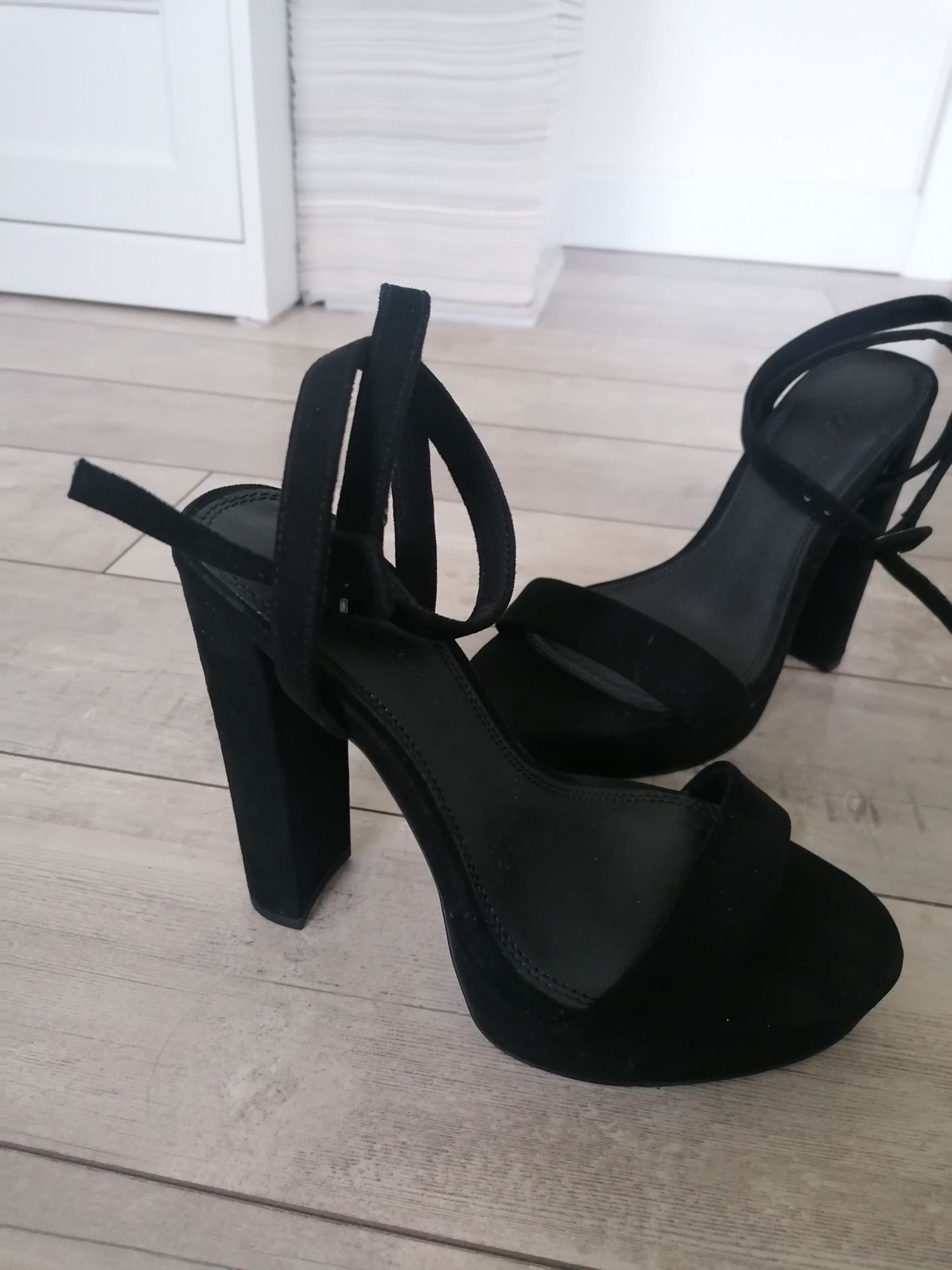 Buty damskie Asos, sandały czarne zamszowe rozmiar 5 (38), nowe