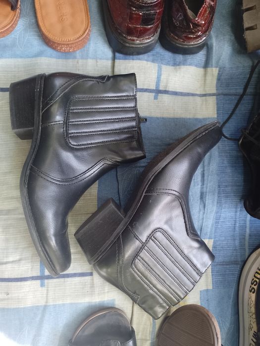 Взуття жіноче 36 розмір всі пари