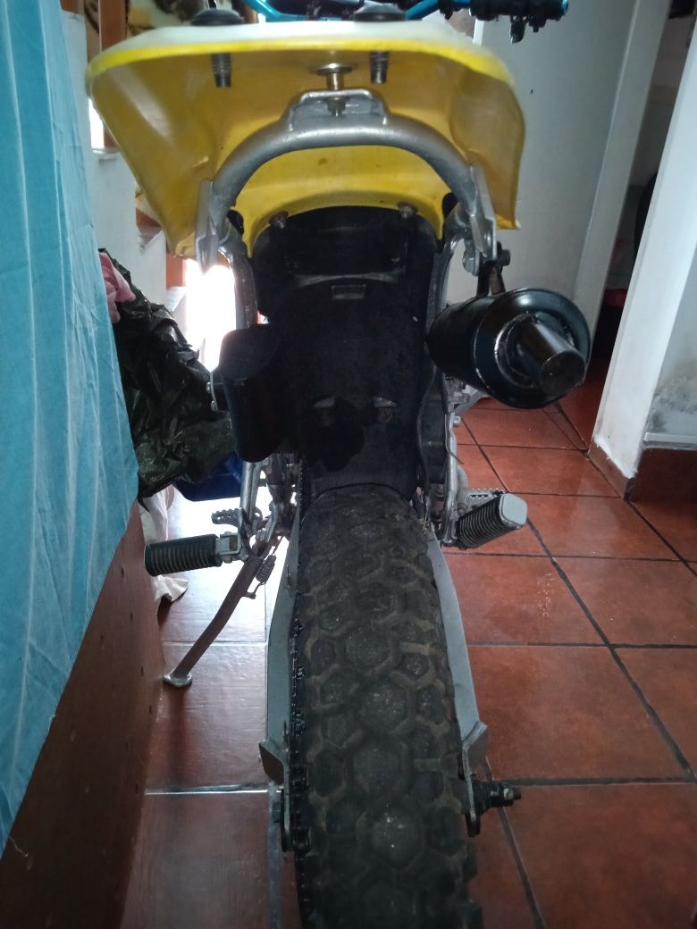 Suzuki rmx 50 para peças ou por a  andar