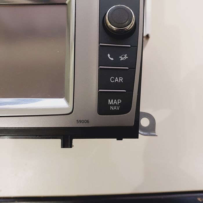 Головное устройство Тойоты авенсис Т27.