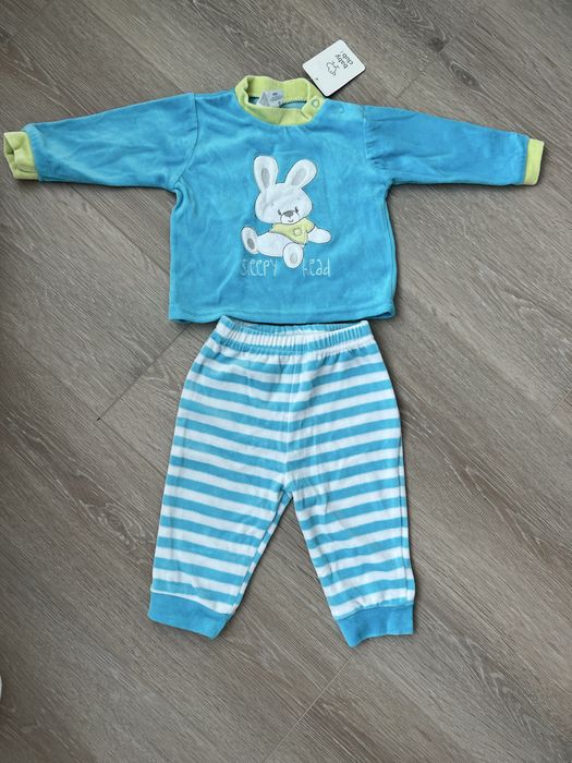 Велюровий новий костюмчик C&A, cool club розмір 74