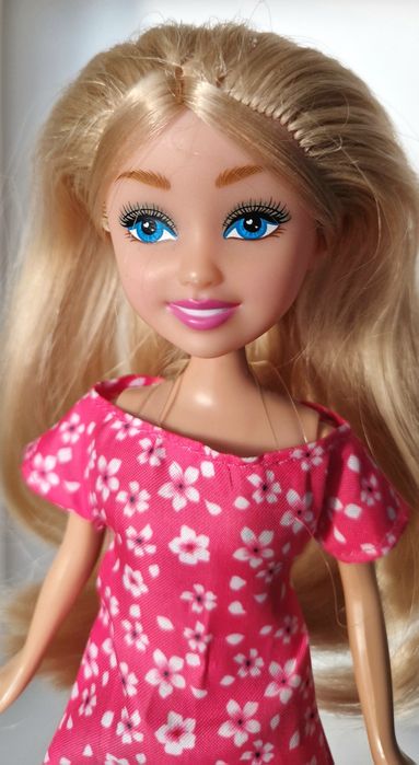 Lalka Sparkle Girlz a la Barbie blondynka