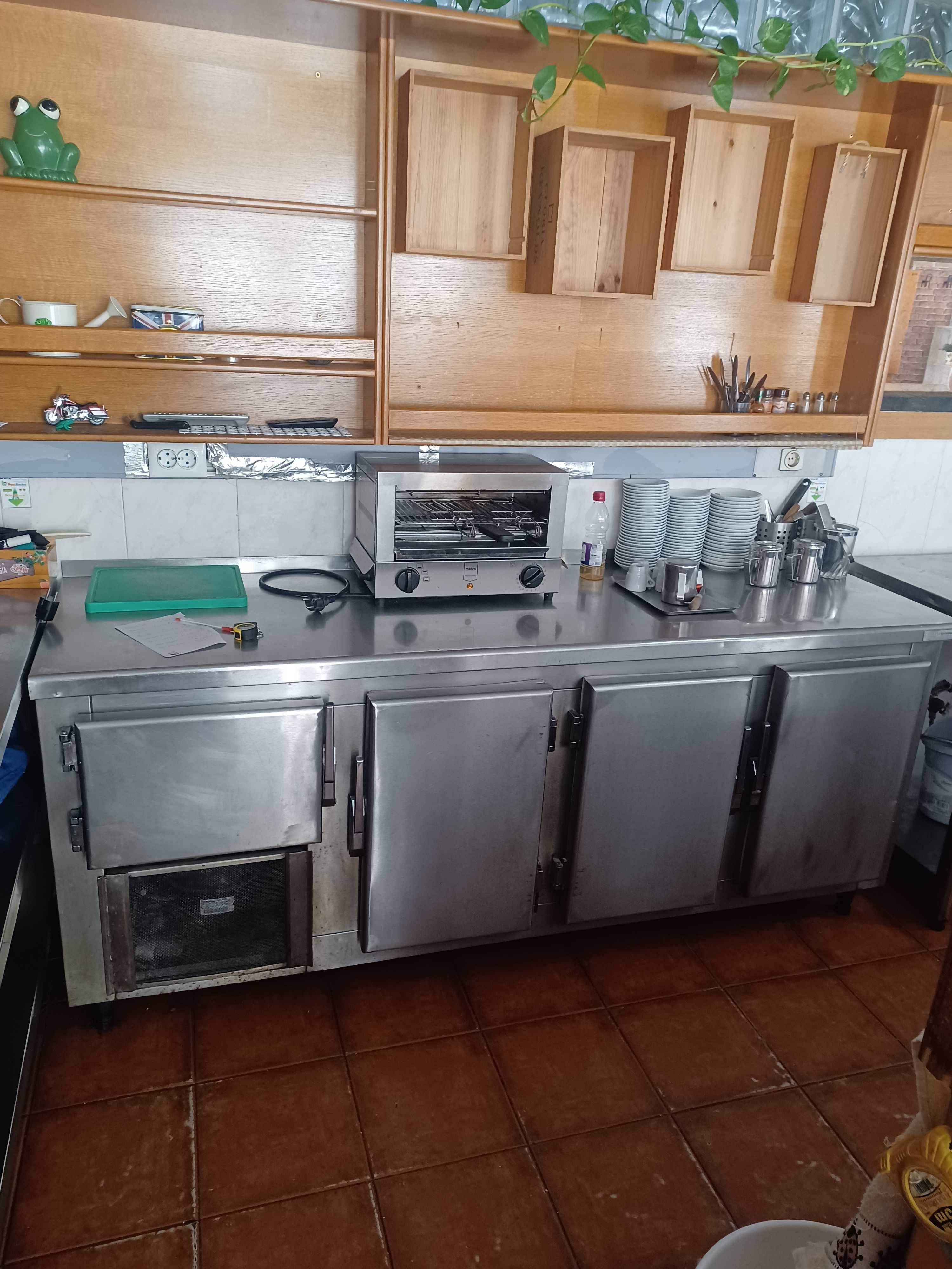 Vendo balcão frigorifico inox impecavel