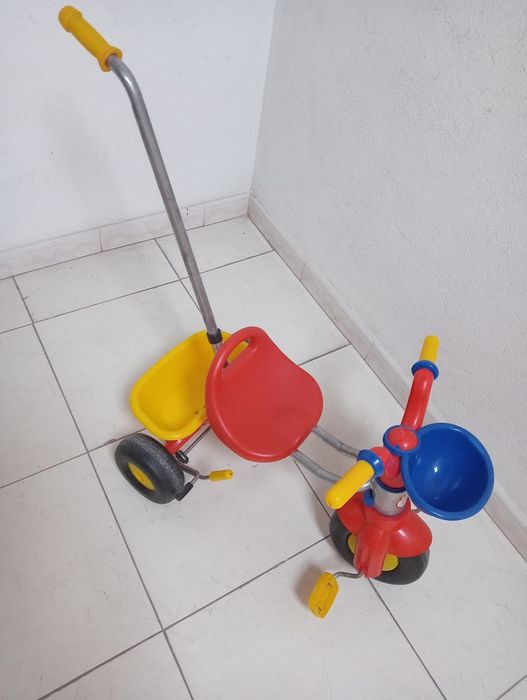 Triciclo com pega para pais