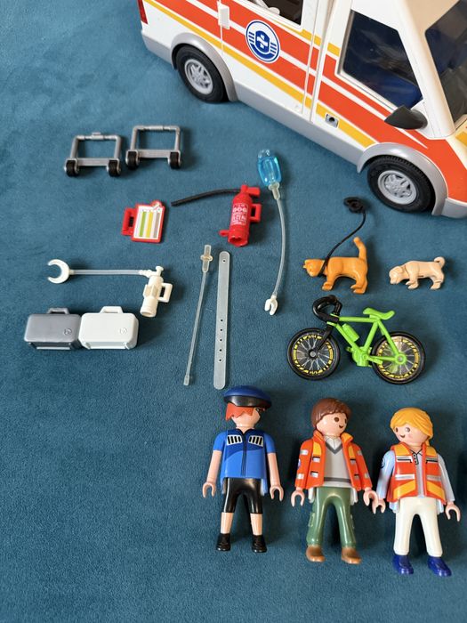 Playmobil – karetka + figurki + akcesoria (stan dobry)