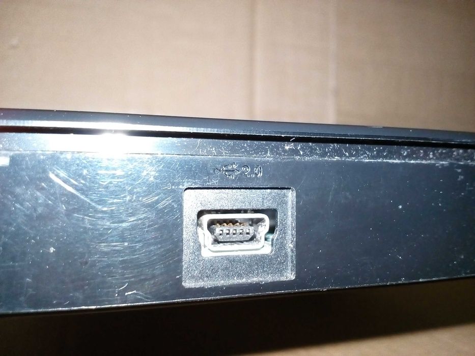 USB-привод внешний для записи и чтения DVD-ROM 8x (ASUS SDRW-08D1S-U)