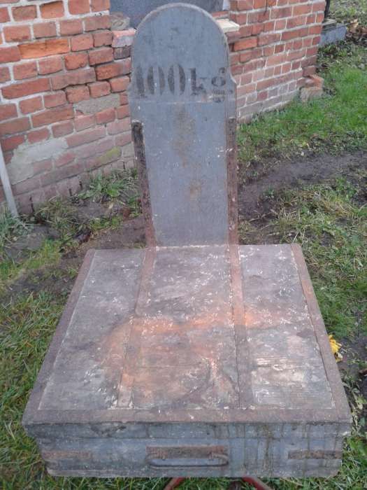 Stara waga dziesiętna do 100kg z 1928r.