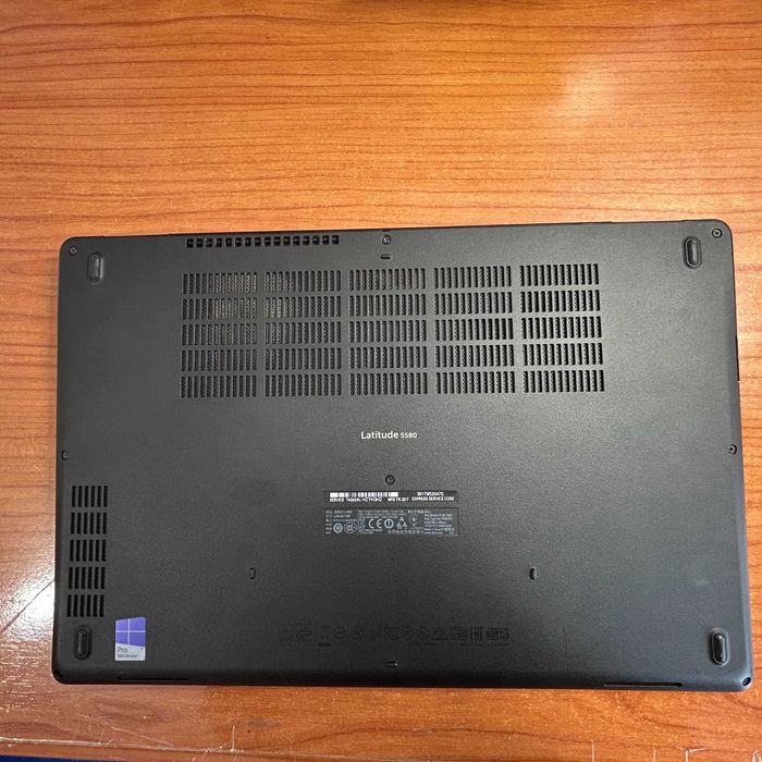 Portátil DELL Latitude 5580