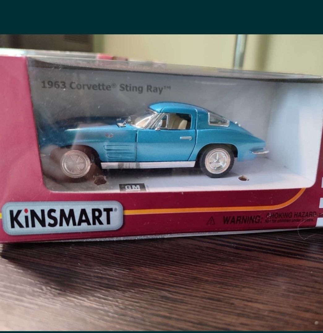 Моделі металеві автомобілів Kinsmart