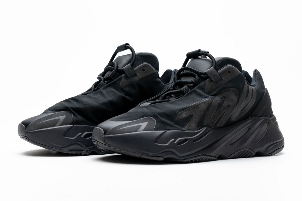 Yeezy boost 700 us10 MNVN black 350 500 оригинал tnf изи буст 44
