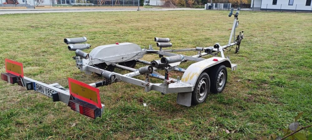 Przyczepa podłodziowa dwuosiowa 2000 DMC