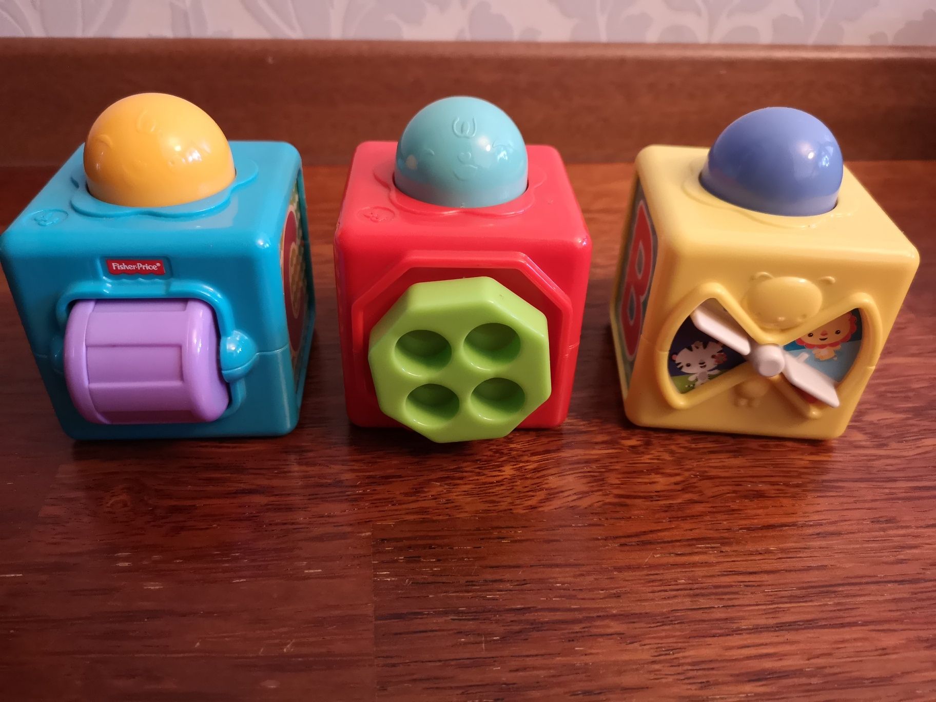 Fisher Price kostki edukacyjne