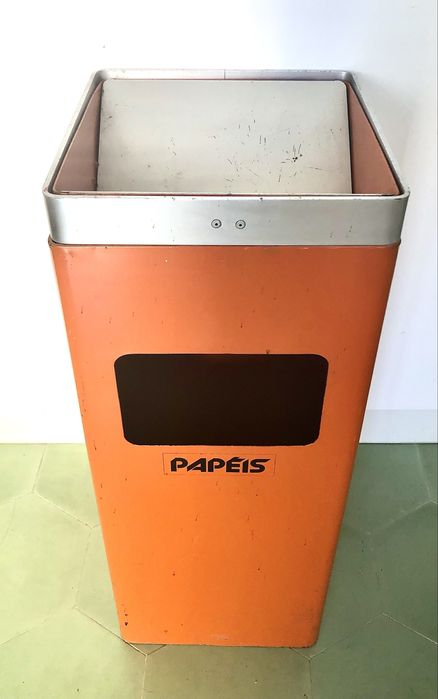 Cesto de papeis antigo