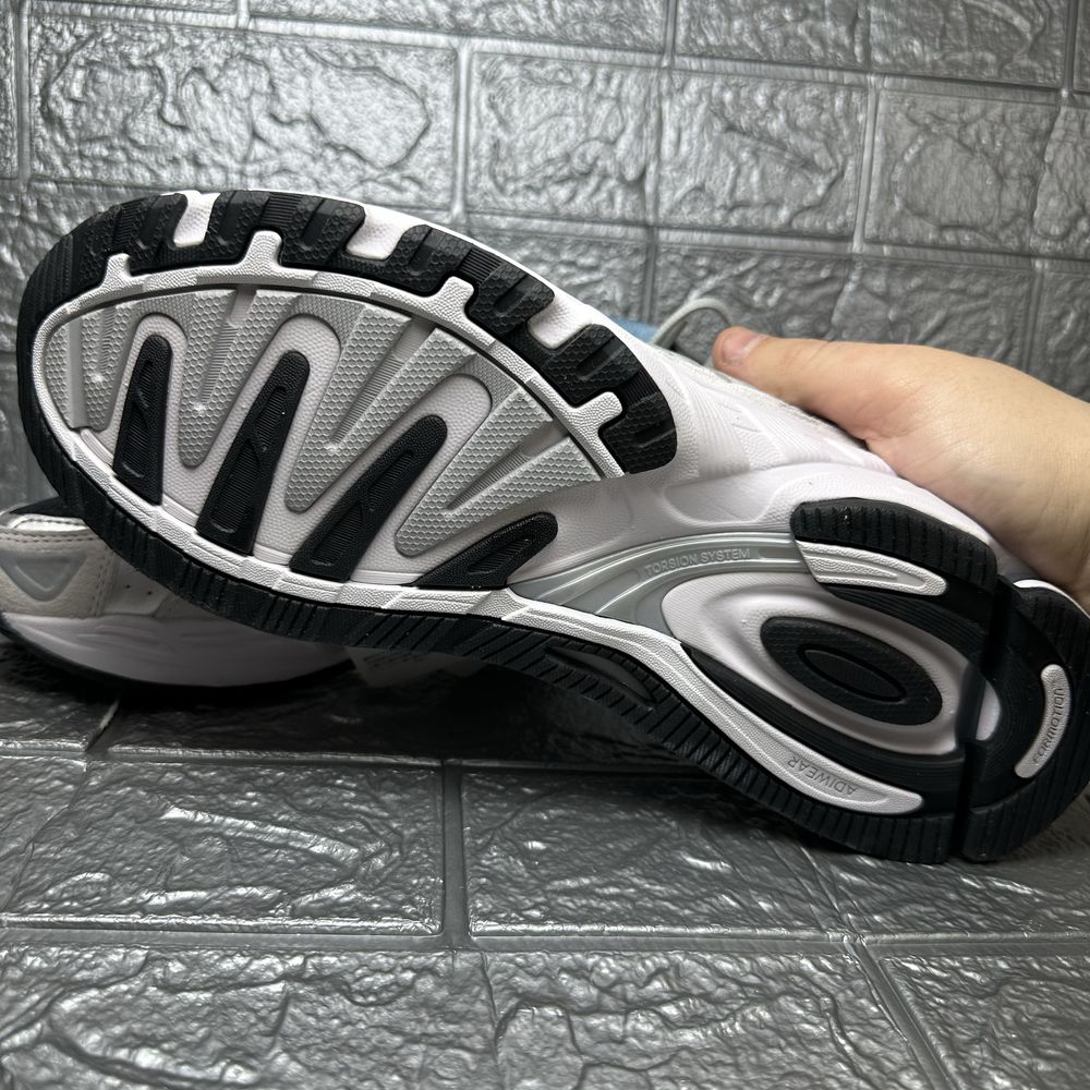 Чоловічі кросівки Adidas Originals Response Cl White/Black ID4595