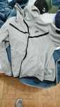 Vendo casaco Nike tech fleece cinzento