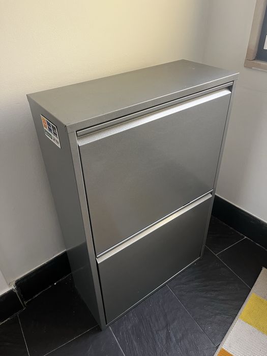 Movel para separar o reciclagem