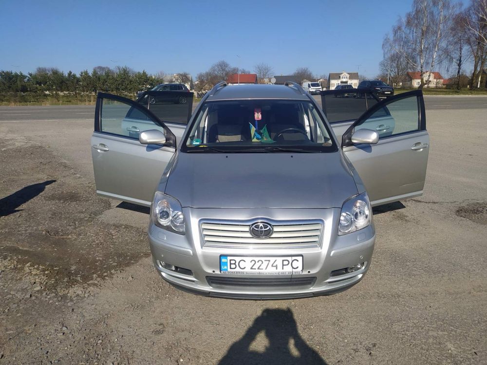 Продам Toyota avensis