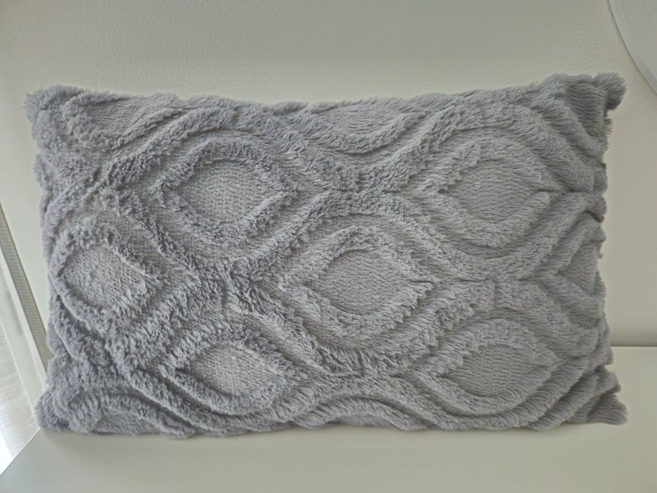 Almofada cinzenta
