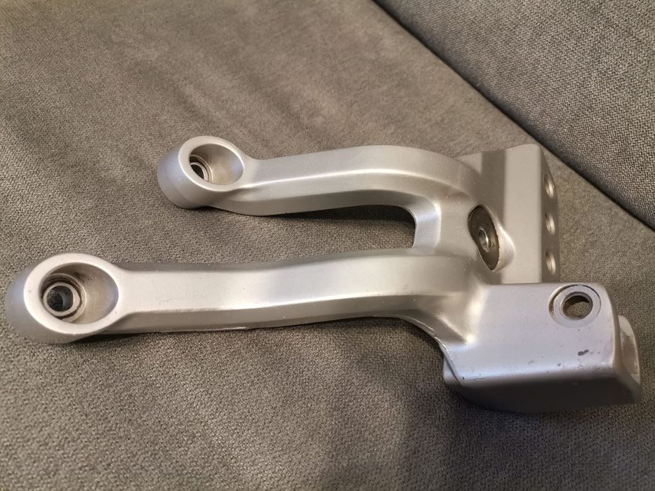 Suzuki DL 1000 rok 2002 set pasażera lewy