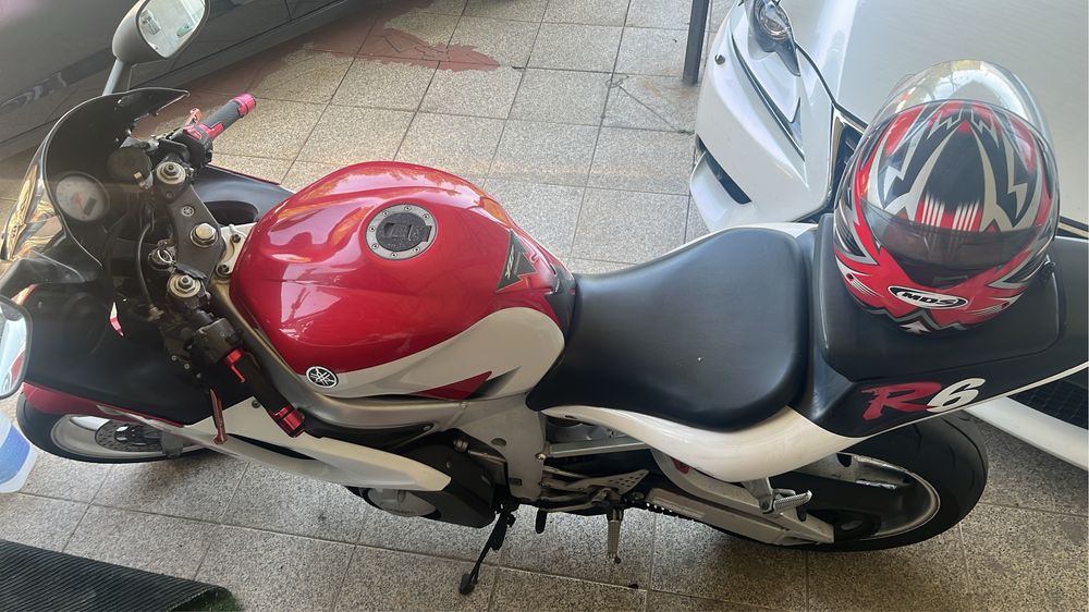 Yamaha R6 2002 em bom estado